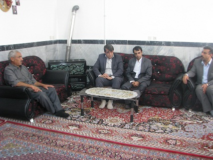 دیدار و تجلیل سرپرست واحد استانی کردستان از خانواده دانشجوی شهید مرکز امام حسین (ع)