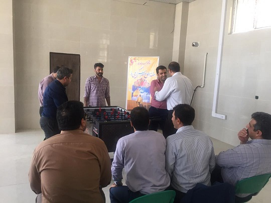 به مناسبت گرامیداشت هفته دفاع مقدس مسابقه فوتبال دستی کارکنان دانشگاه علمی کاربردی استان کردستان برگزار شد