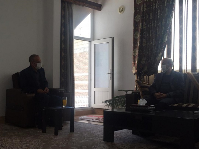 تجلیل رئیس دانشگاه جامع علمی کاربردی استان کردستان از خانواده دانشجوی شهید مرکز نیروی انتظامی کردستان