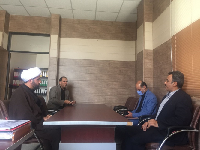 ارتباط مراکز با دانش آموختگان ماهر برند دانشگاه را تقویت می کند