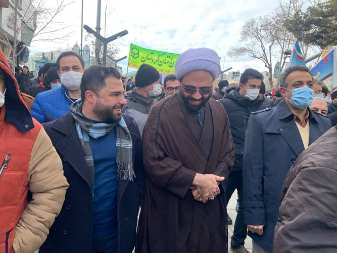 حضور مجموعه کارکنان دانشگاه جامع علمی کاربردی استان کردستان در راهپیمایی یوم الله ۲۲ بهمن