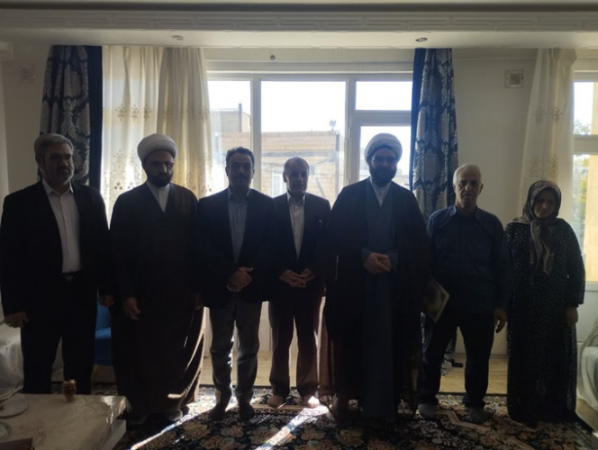 به مناسبت هفته دفاع مقدس؛ تجلیل از خانواده های شهدای دانشجوی دانشگاه جامع علمی کاربردی استان کردستان