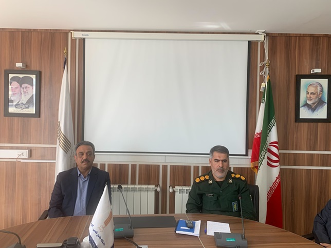 تبیین و بازخوانی نقش اساتید و دانشگاهیان در حماسه دفاع مقدس در هم اندیشی دانشگاه جامع علمی کاربردی استان کردستان