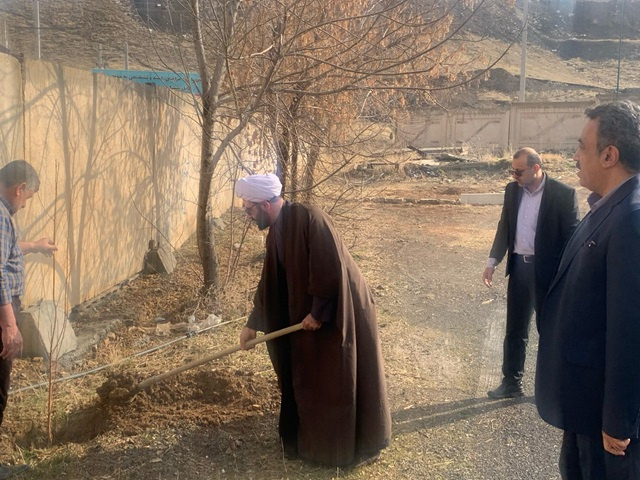 برگزاری آیین روز درختکاری در دانشگاه جامع علمی کاربردی استان کردستان