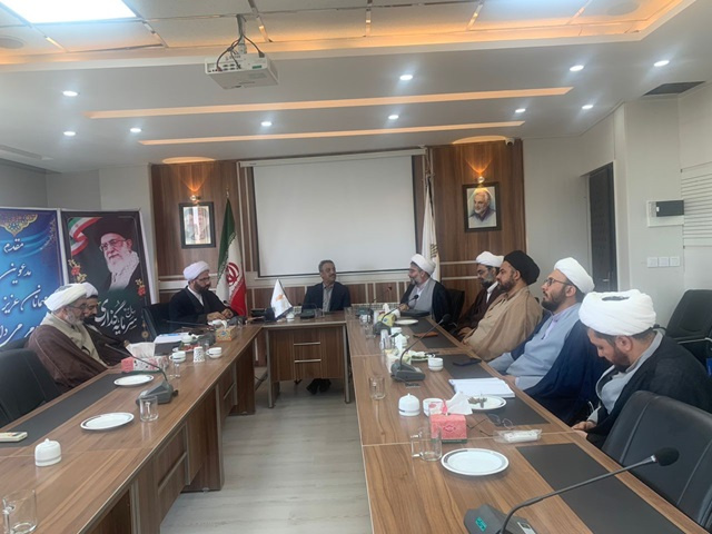 دروس معارف برای دانشگاه جامع علمی کاربردی باید براساس بازار و صنف شغلی تدوین شود